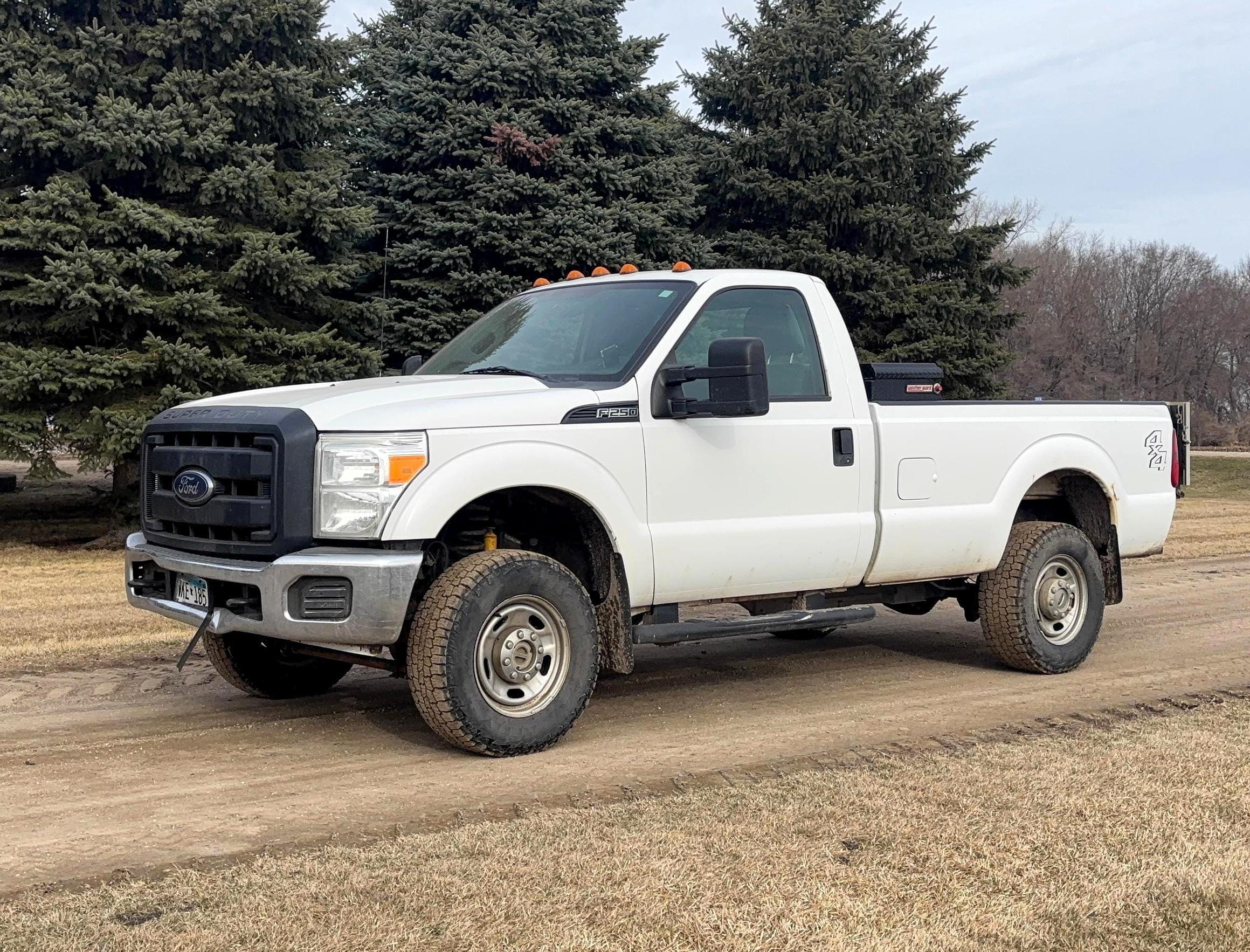2014 Ford F-250 Equipment Image0