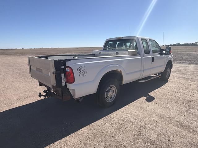 Image of Ford F-250 equipment image 4