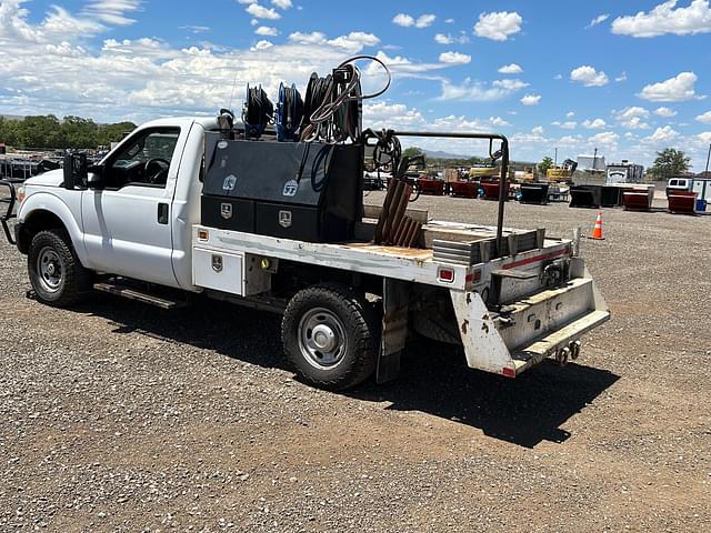 Image of Ford F-250 equipment image 3