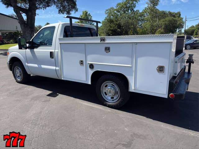 Image of Ford F-250 equipment image 3