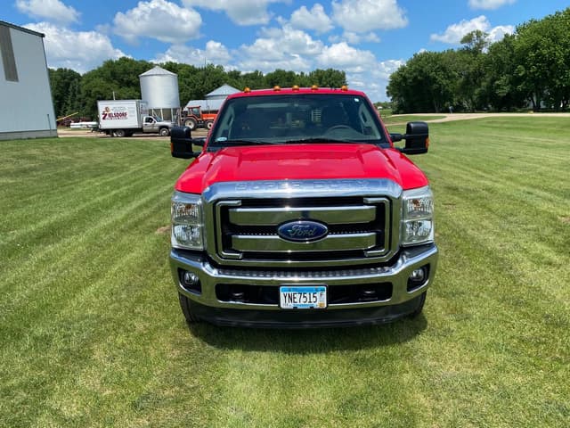 Image of Ford F-350 equipment image 1