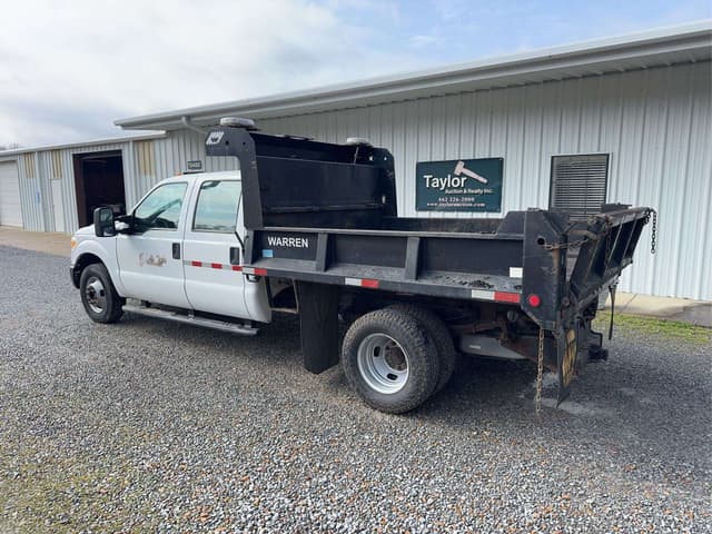 Image of Ford F-350 equipment image 2