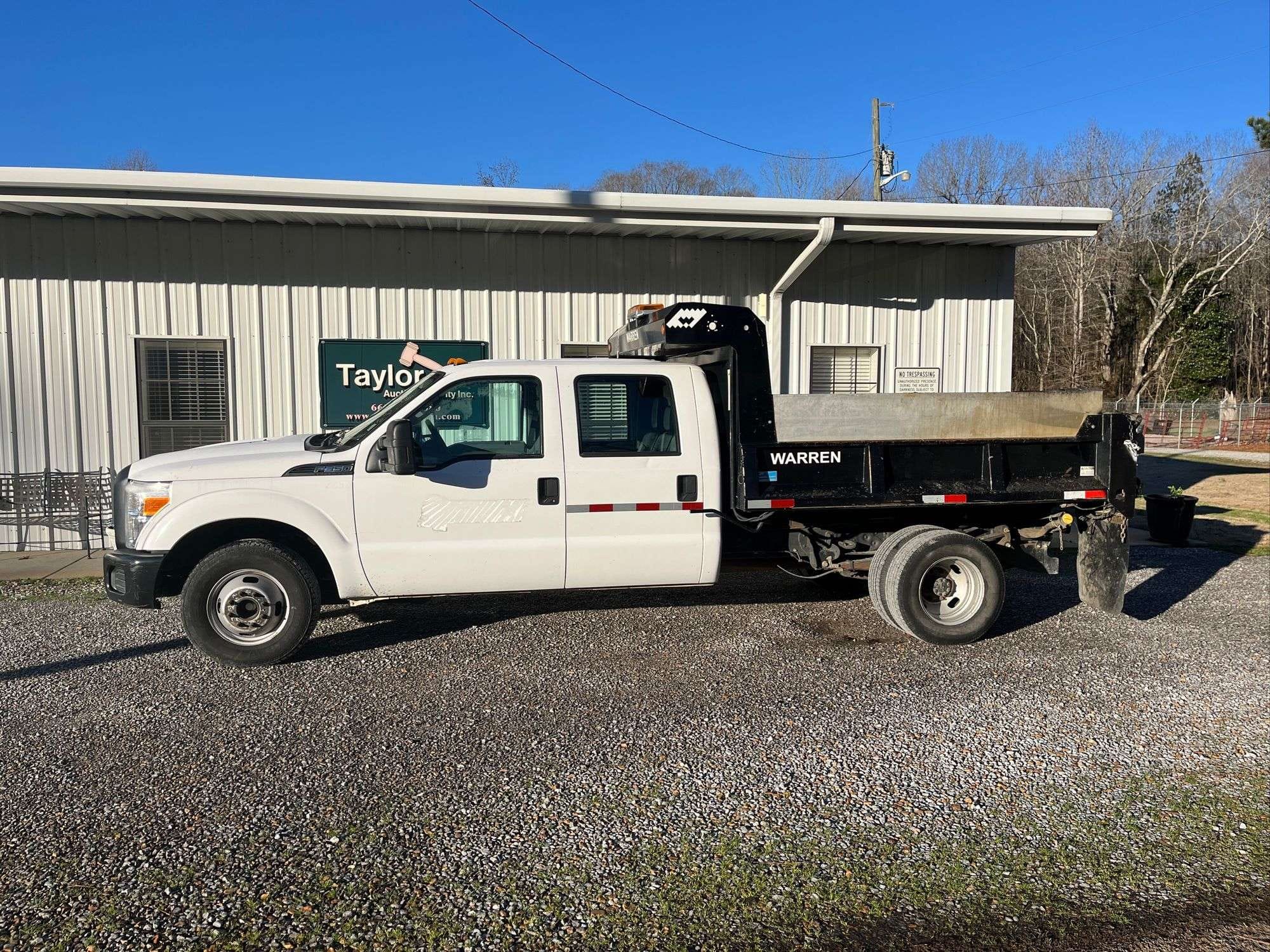 2014 Ford F-350 Equipment Image0