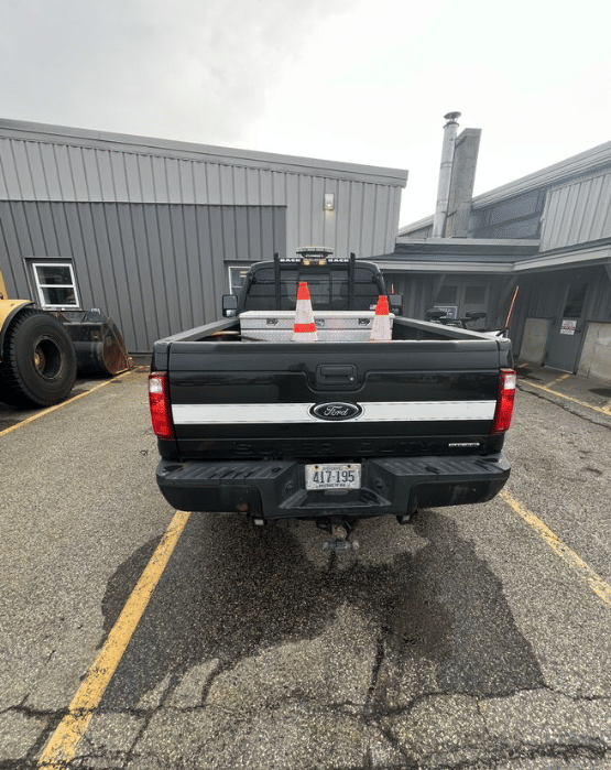 Image of Ford F-350 equipment image 2