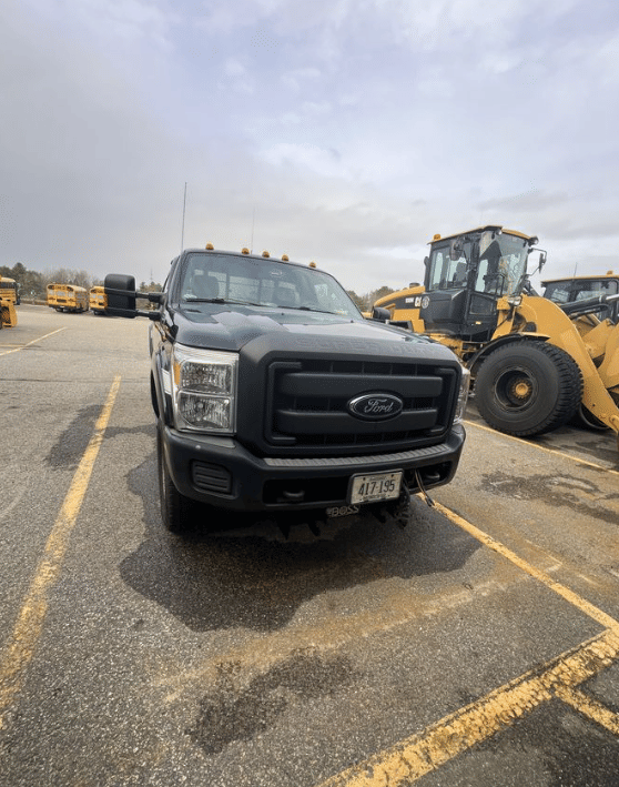 Image of Ford F-350 equipment image 4
