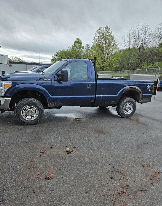 Image of Ford F-350 Primary image