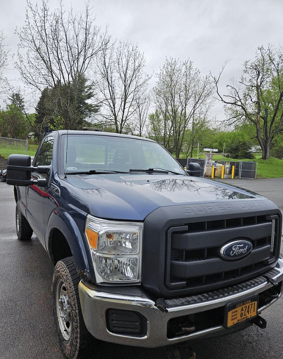 Image of Ford F-350 equipment image 3