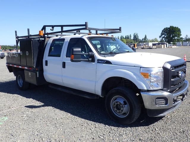 Image of Ford F-350 equipment image 2