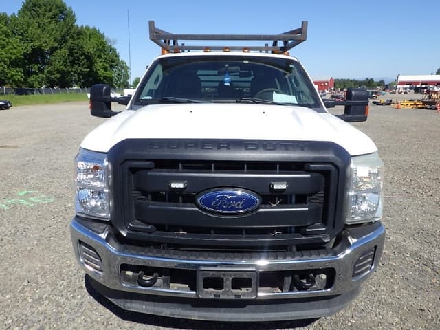 Image of Ford F-350 equipment image 1