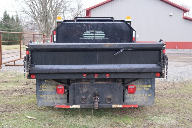 Image of Ford F-350 equipment image 2