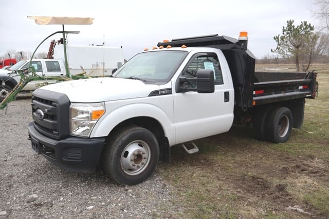 Image of Ford F-350 equipment image 1