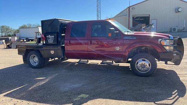 Image of Ford F-350 equipment image 2