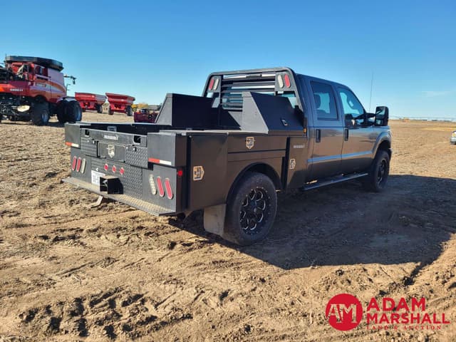 Image of Ford F-350 equipment image 2