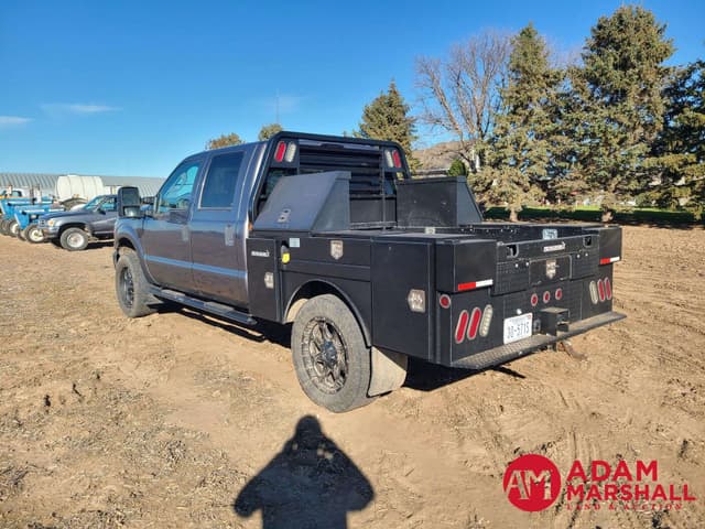 Image of Ford F-350 equipment image 3