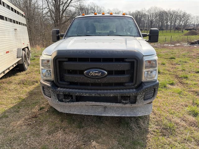 Image of Ford F-350 equipment image 1