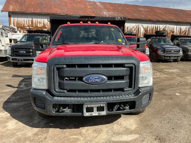 Image of Ford F-350 equipment image 1