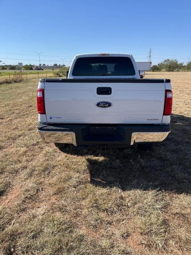 Image of Ford F-350 equipment image 4