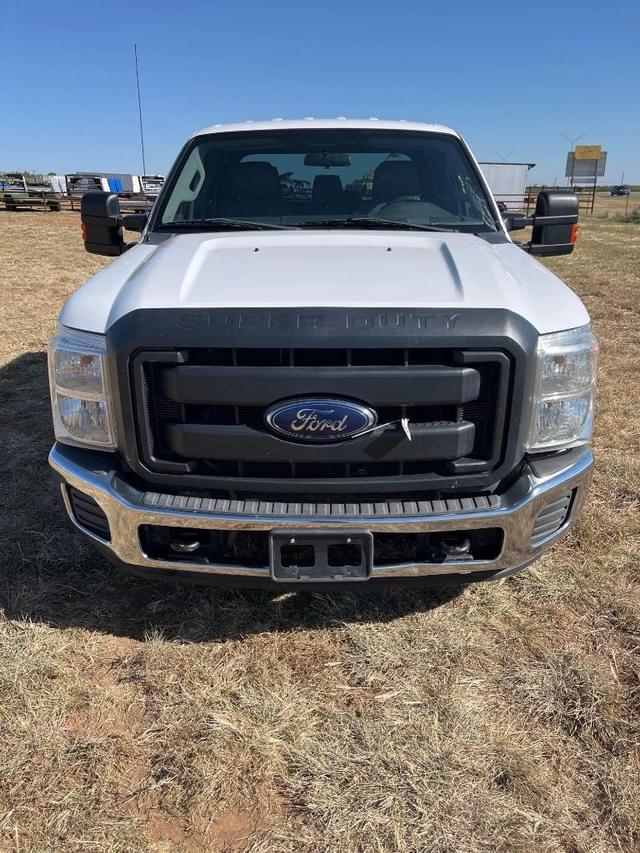 Image of Ford F-350 equipment image 1