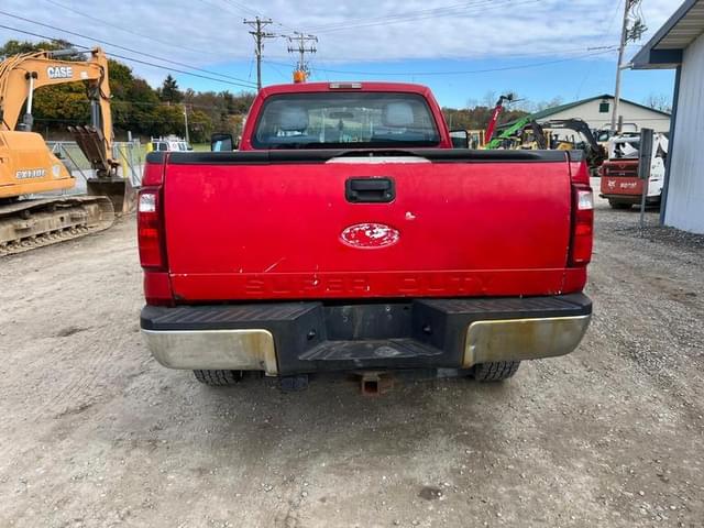 Image of Ford F-350 equipment image 3