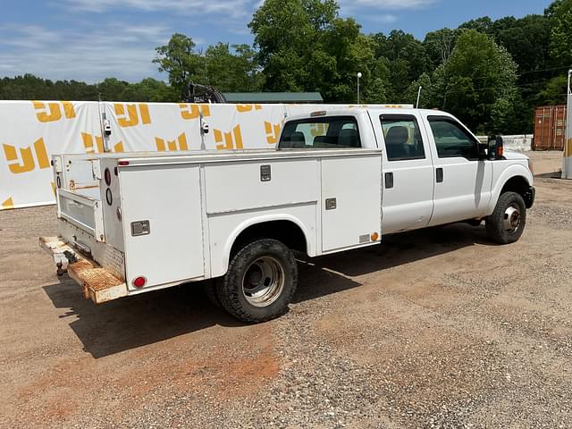 Image of Ford F-350 equipment image 4