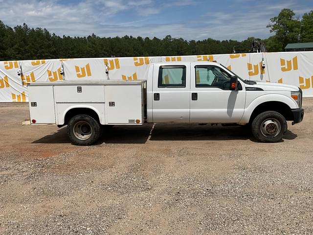 Image of Ford F-350 equipment image 3