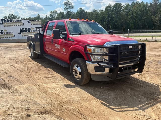 Image of Ford F-350 equipment image 2