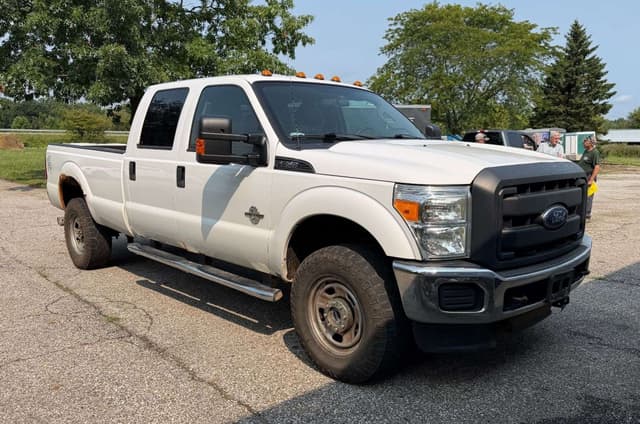 Image of Ford F-350 equipment image 2