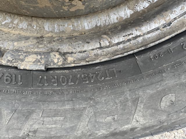 Image of Ford F-350 equipment image 1