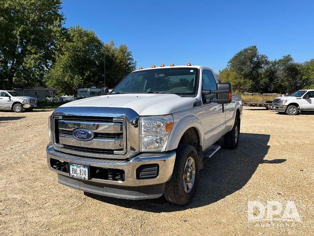 Image of Ford F-350 equipment image 1