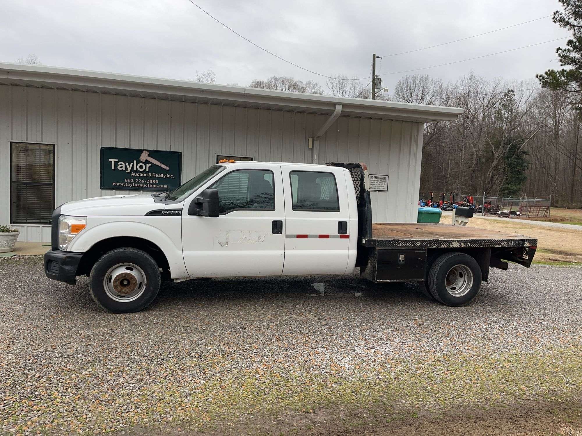 2014 Ford F-350 Equipment Image0