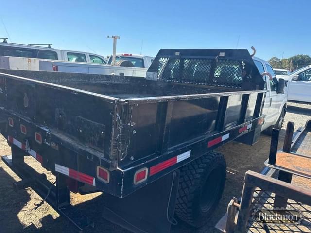 Image of Ford F-350 equipment image 3