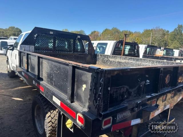 Image of Ford F-350 equipment image 2