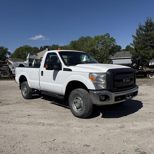 Image of Ford F-350 equipment image 1