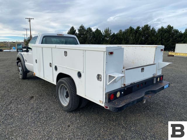 Image of Ford F-450 equipment image 2