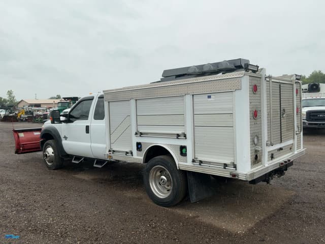 Image of Ford F-450 equipment image 3