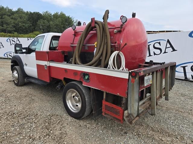 Image of Ford F-450 equipment image 2