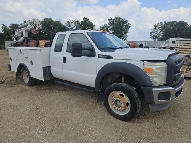 Image of Ford F-450 equipment image 3