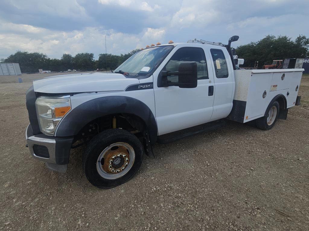 Image of Ford F-450 Primary image
