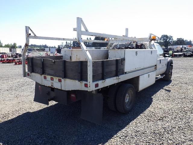 Image of Ford F-550 equipment image 3