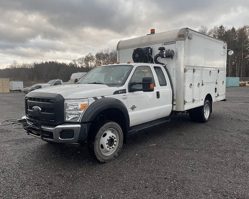 Image of Ford F-550 Primary image