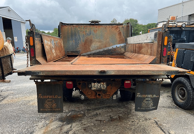 Image of Ford F-550 equipment image 2