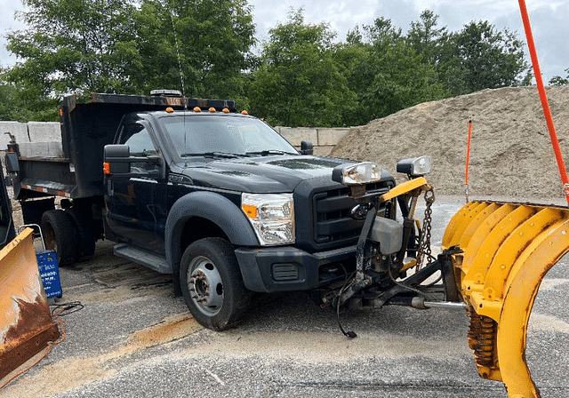 Image of Ford F-550 equipment image 4