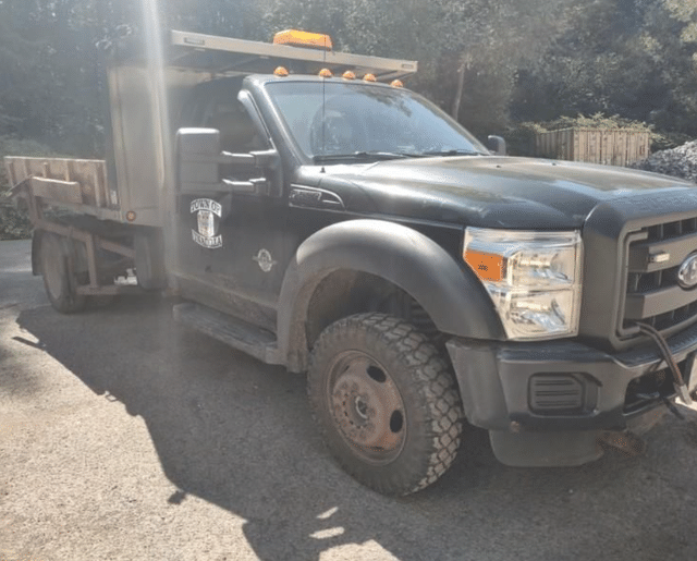 Image of Ford F-550 equipment image 4