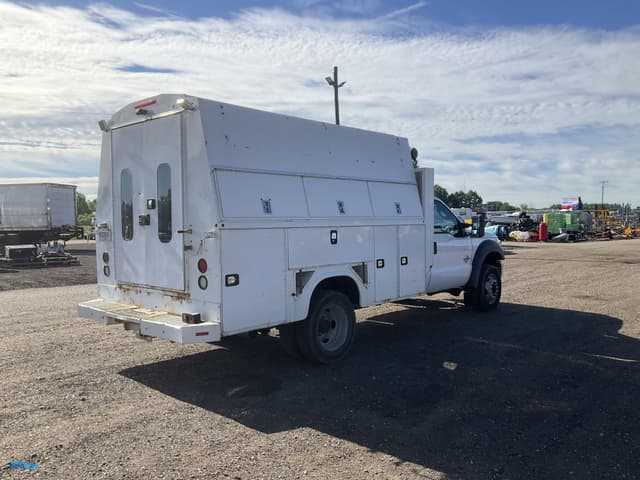 Image of Ford F-550 equipment image 4