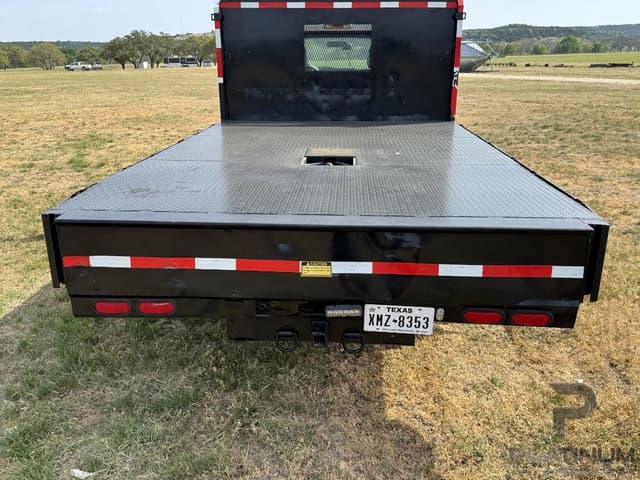 Image of Ford F-550 equipment image 2