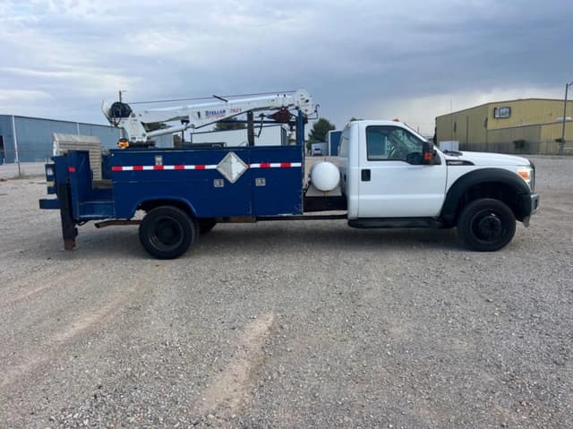 Image of Ford F-550 equipment image 3
