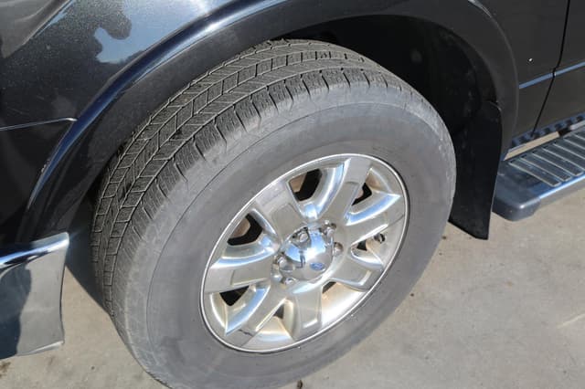 Image of Ford F-150 equipment image 2