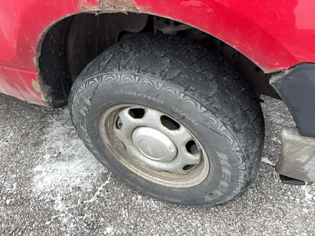 Image of Ford F-150 equipment image 3