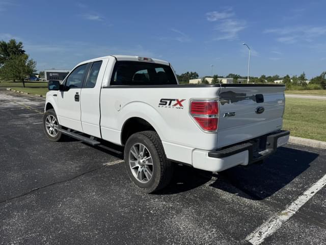 Image of Ford F-150 equipment image 1