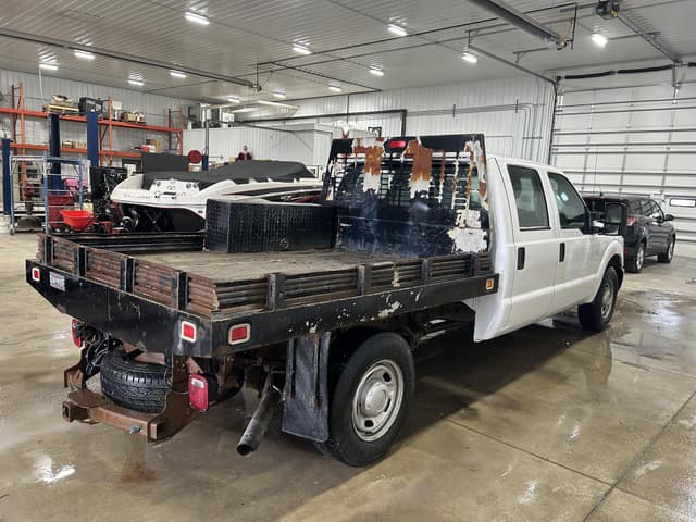 Image of Ford F-250 equipment image 3